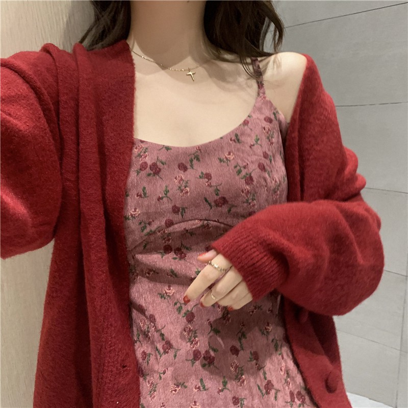 (ORDER) Váy hoa nhí hai dây dáng dài+ Áo khoác len cardigan đỏ style Vintage Hàn Quốc retro