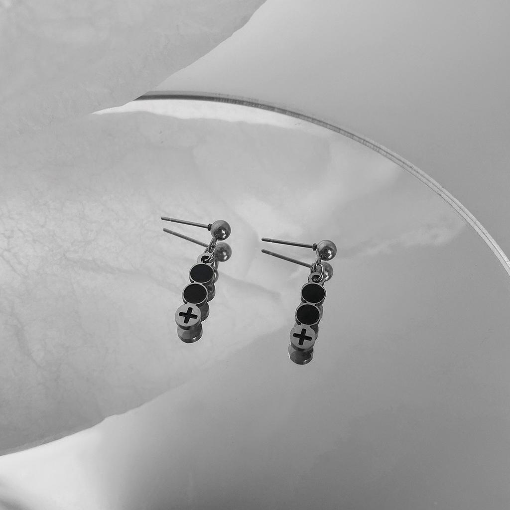 Khuyên Tai Nhỏ Hình Tròn Màu Đen  191020Khuyên Tai Thời Trang Hàn Quốc Độc Đáo