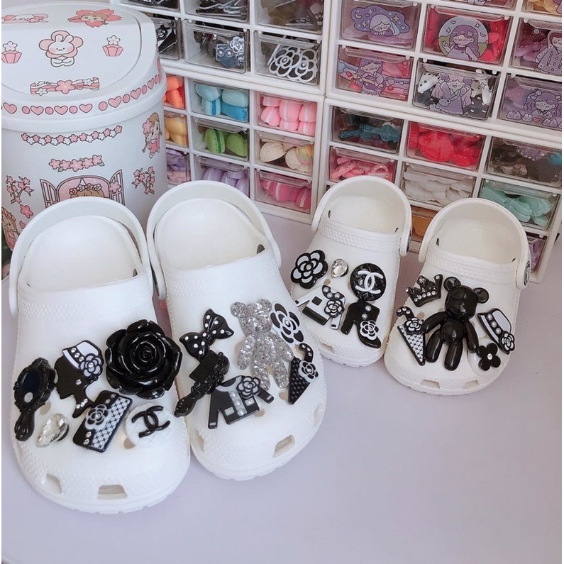 Set Charm Crocs/Jibbitz Gắn Dép Hàn Quốc mẫu Gấu Trắng/Đen/Nhũ Siêu Sang Chảnh cho mẹ và bé 👻👻
