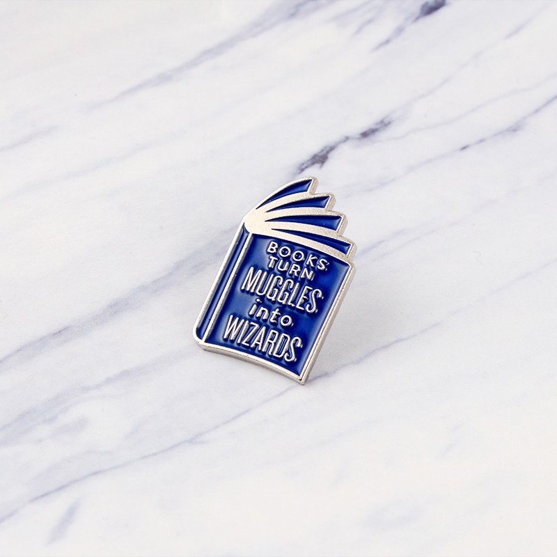 Ghim cài áo QIHE JEWELRY Họa Tiết Quyển Sách Ma Thuật