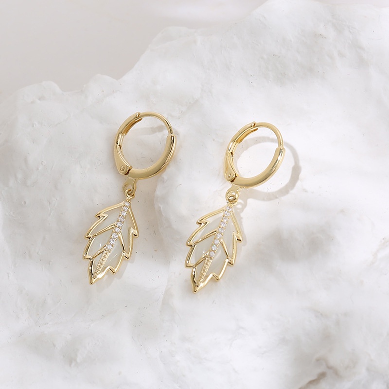 Khuyên Tai Hình Chiếc Lá Đính Đá Phong Cách Thời Trang
