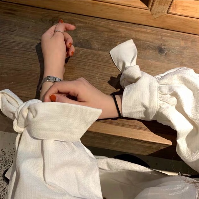 (Order/Có Video) Váy trắng cổ V cúc trước chất mềm mịn sang trọng