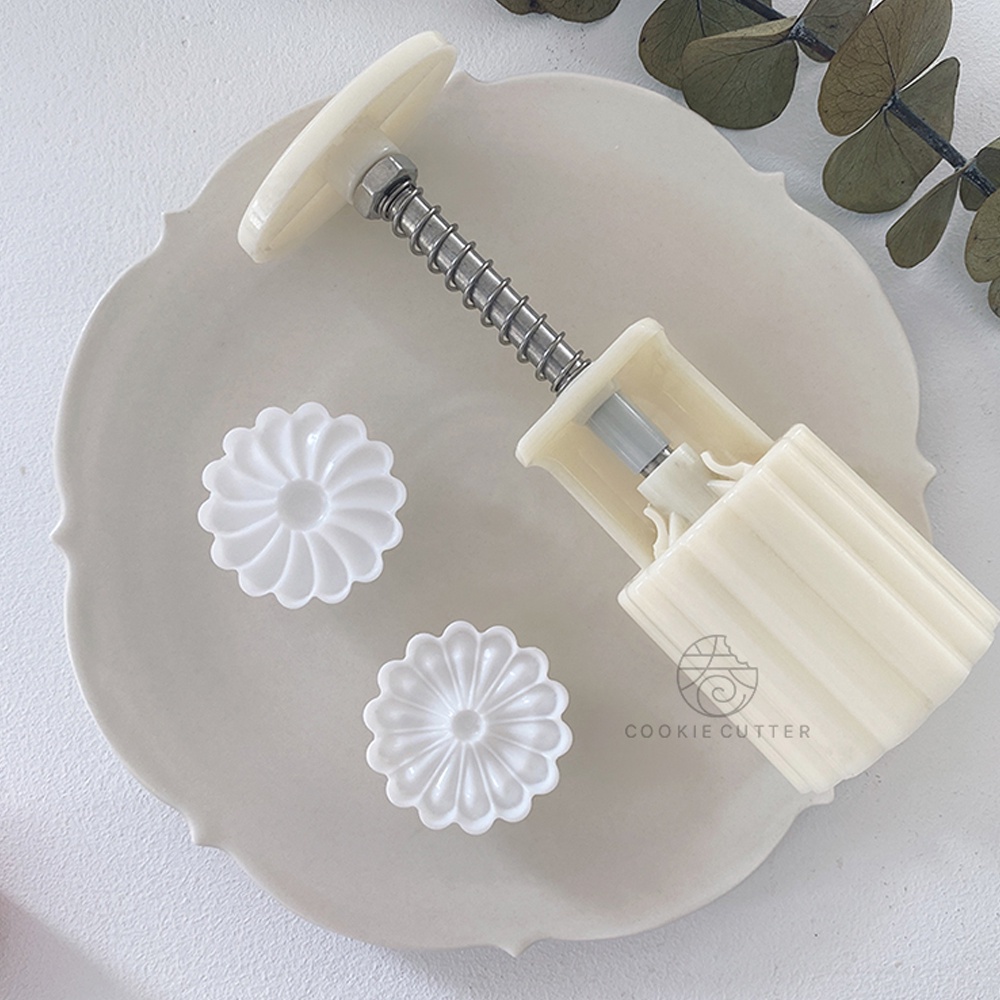 Set 2 Khuôn Làm Bánh Trung Thu 50g Hình Hoa Cúc DIY