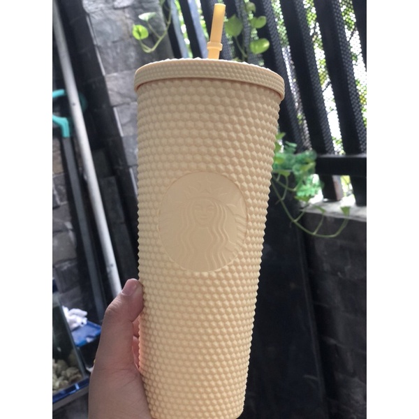 Ly nhựa studded Matte Yellow Starbucks Philip