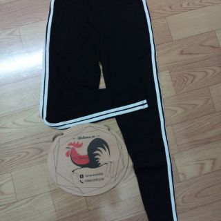 Quần Legging Đen 2 Sọc Trắng #AGE2X
