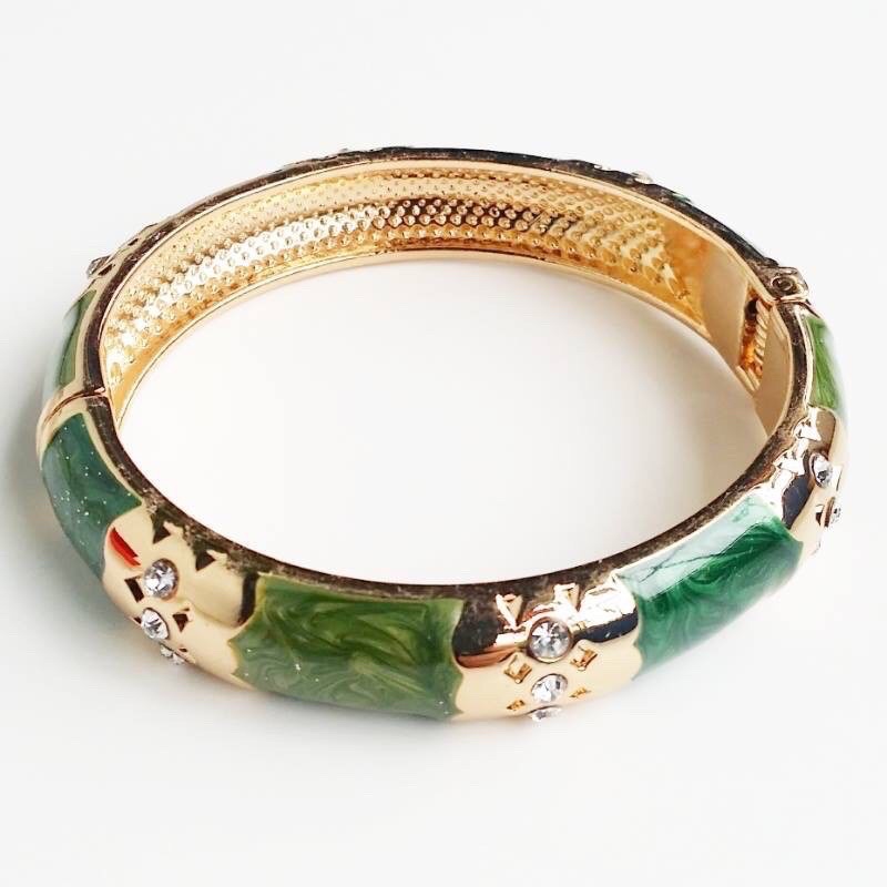 Còng Pháp Lam Đính Đá Pha Lê Sang Trọng