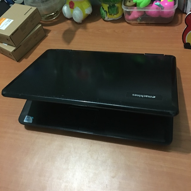 Laptop chuyên văn phòng giải trí giá rẻ emachines d725 | BigBuy360 - bigbuy360.vn
