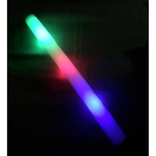 Cây cổ vũ phát sáng led đổi màu, độc đáo & tiện dụng