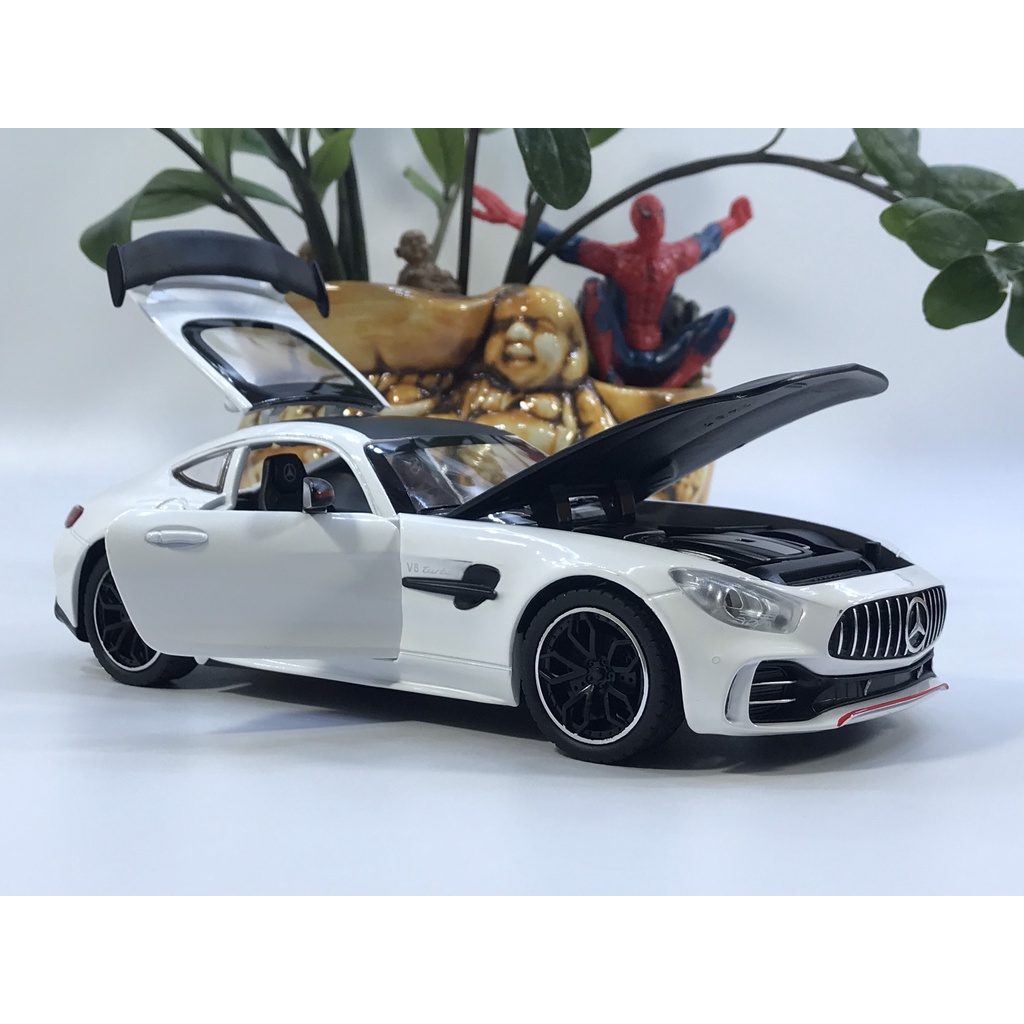 Mô hình xe ô tô Mercedes AMG GT R tỷ lệ 1:24