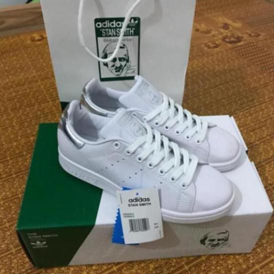 - Giày thể thao stan smith gót bạc . Tháng 7 👡 "