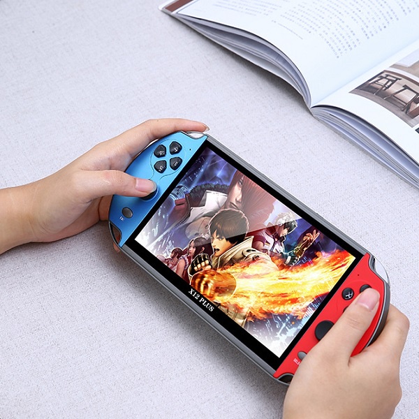 Máy chơi game cầm tay x12 plus màn hình 7.0 inch