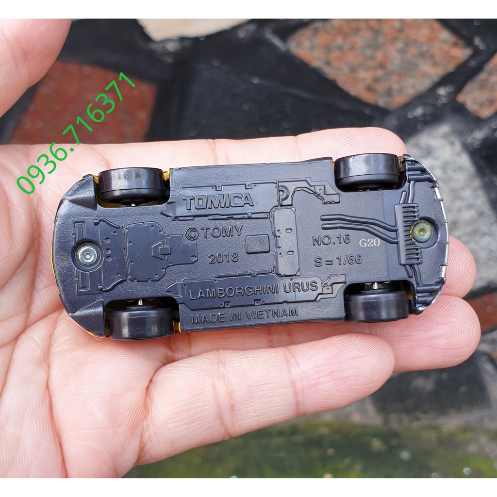 Mô hình xe Lambor màu vàng tomica Nhật Bản No16