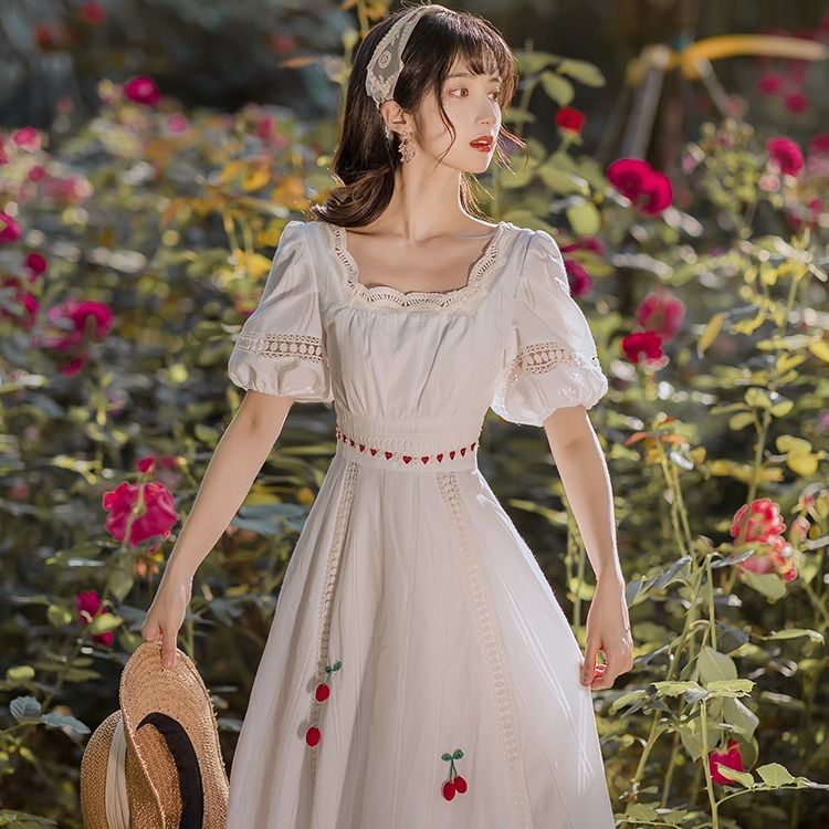 Đầm midi tay ngắn thêu hoạ tiết quả anh đào thanh lịch cho nữ