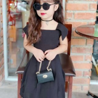 Đầm cho bé