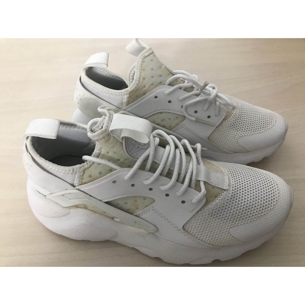 2NDHAND - NIKE AIR HUARACHE RUN ULTRA - SIZE 37.5