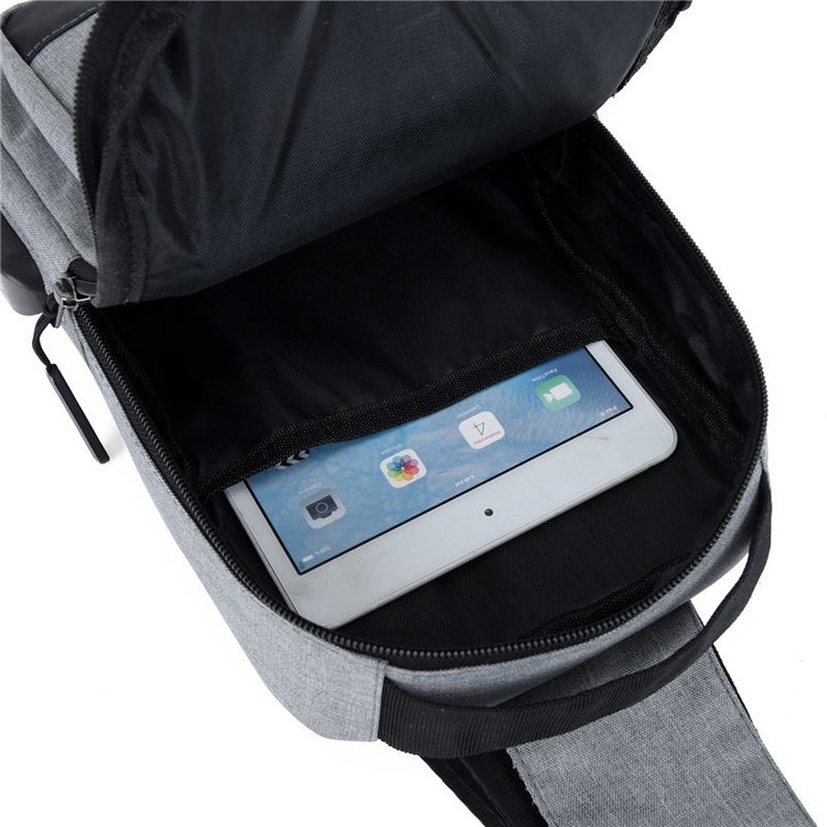 Túi đeo chéo ngực chống trộm có cổng sạc usb