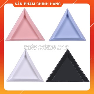 Khay tam giác đựng đá, charm, hoa bột...