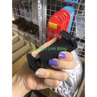 (KÈM MIẾNG DÁN) Kẹp điện thoại dán lên đồng hồ xe máy