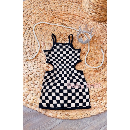 Váy ôm body caro xẻ eo cho bé gái