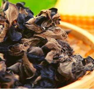 Mộc nhĩ  rừng cho vị thơm dịu, có độ giòn cao, tai nấm dày, dai, không hóa chất