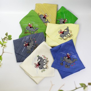 Khăn tay nam tơ tằm thêu tay mục đồng truyền thống kích thước 35x35 cm.