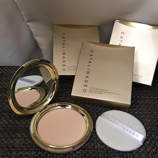 Phấn phủ Geo Lamy vàng siêu mịn Catalina Golden Pact – Hàn quốc