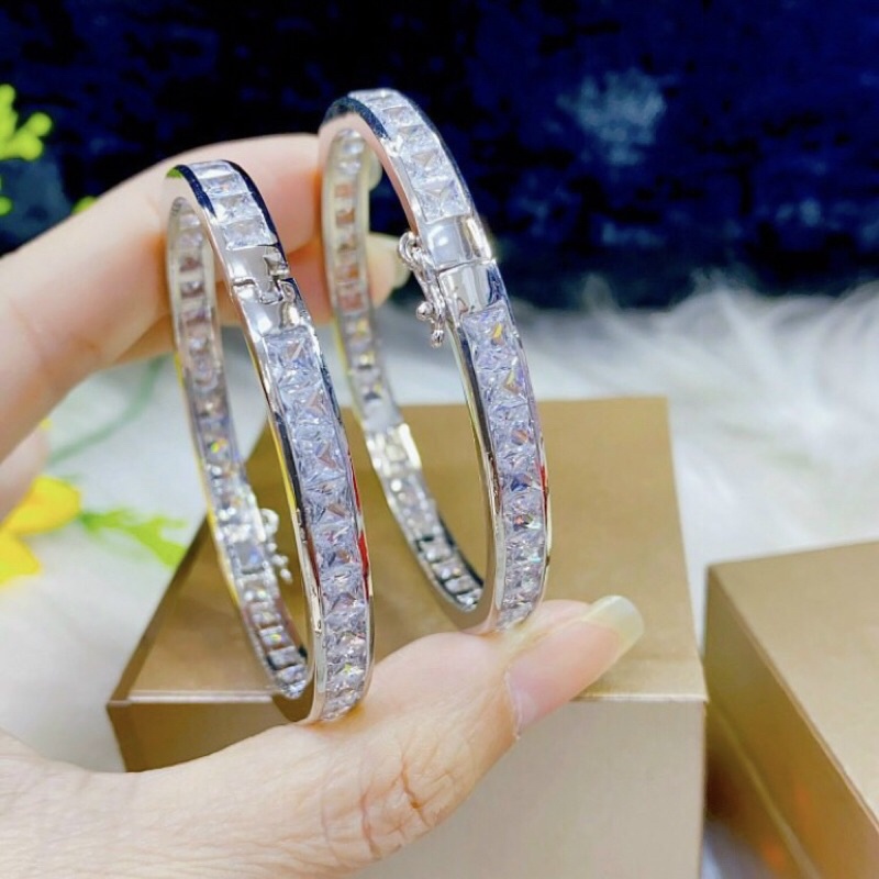 Vòng full đá siêu đẹp siêu sáng khoá cài