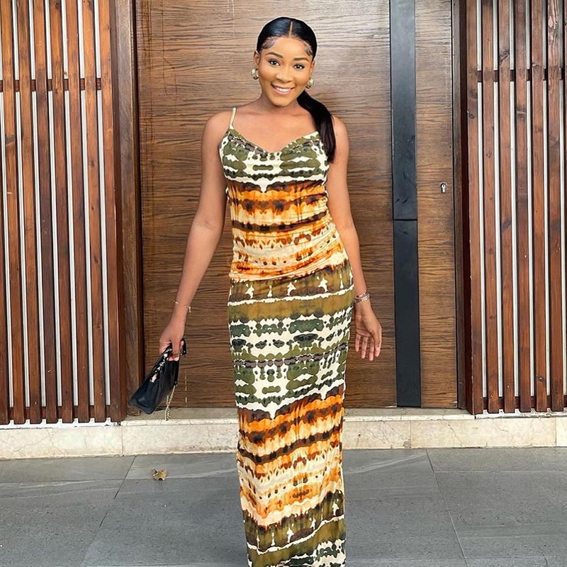 Đầm Sát Nách Nhuộm Màu Hở Lưng Thời Trang Cho Nữ