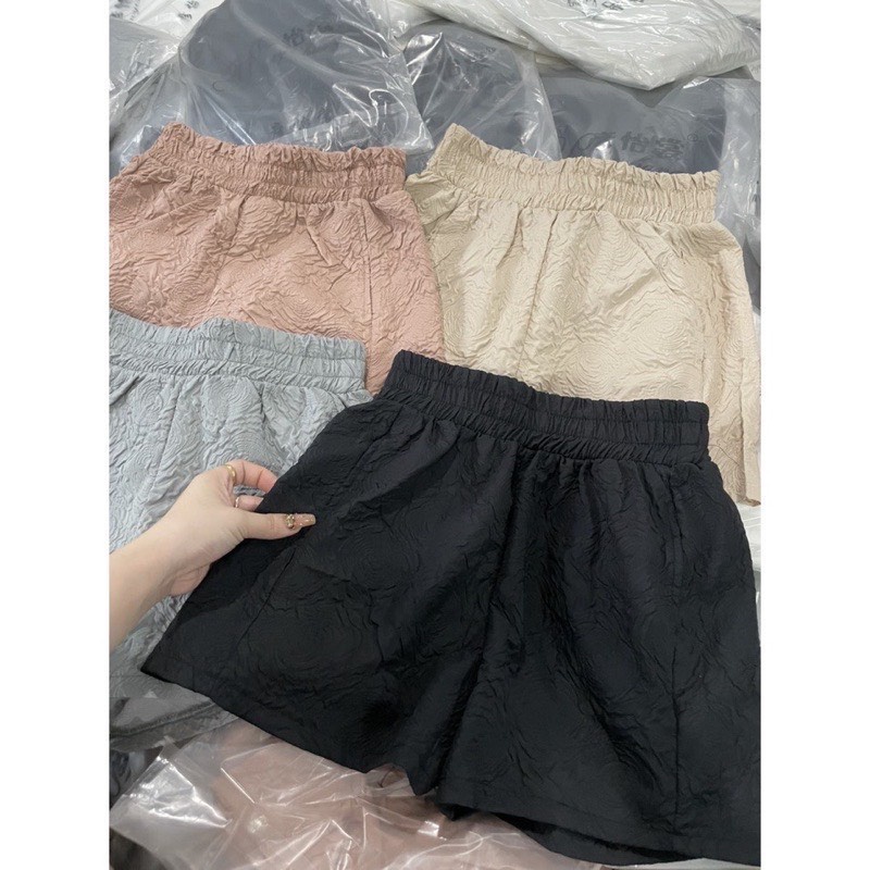 Quần short nữ lưng cao ống rộng vải xốp phồng cao cấp dập nổi ly 3d dáng quần đùi xốp nữ mặc ở nhà cạp chun đi biển đẹp