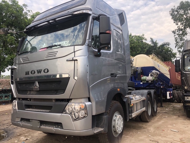 Ốp Nhựa Đen Sau Mí Đèn Pha Howo A7