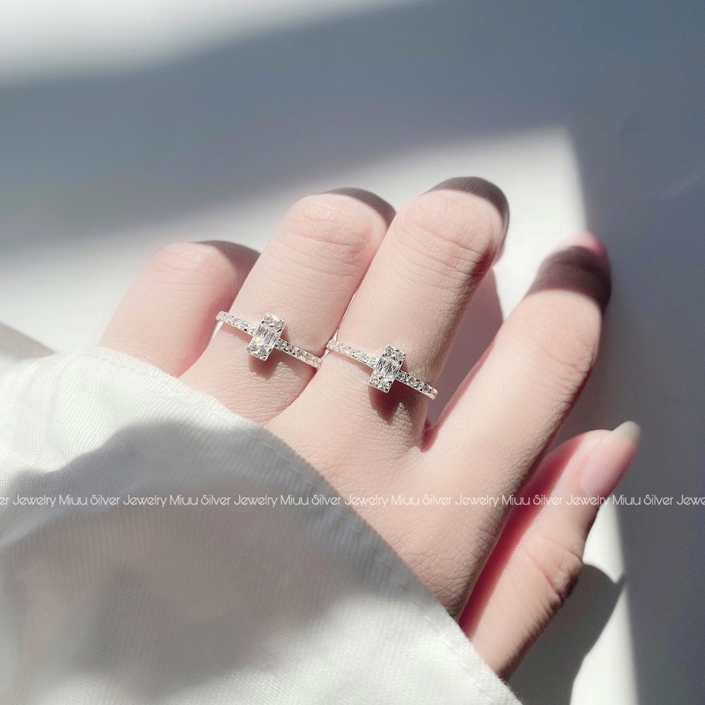 Nhẫn bạc nữ Miuu Silver, nhẫn nữ đính đá hình chữ nhật xinh xắn Livia Ring