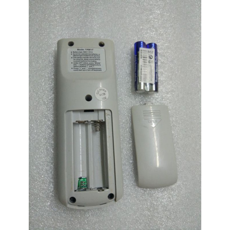 Điều Khiển Máy Lạnh GREE Vuông Nhỏ ( Hàng Chính Hãng Mới 95%)