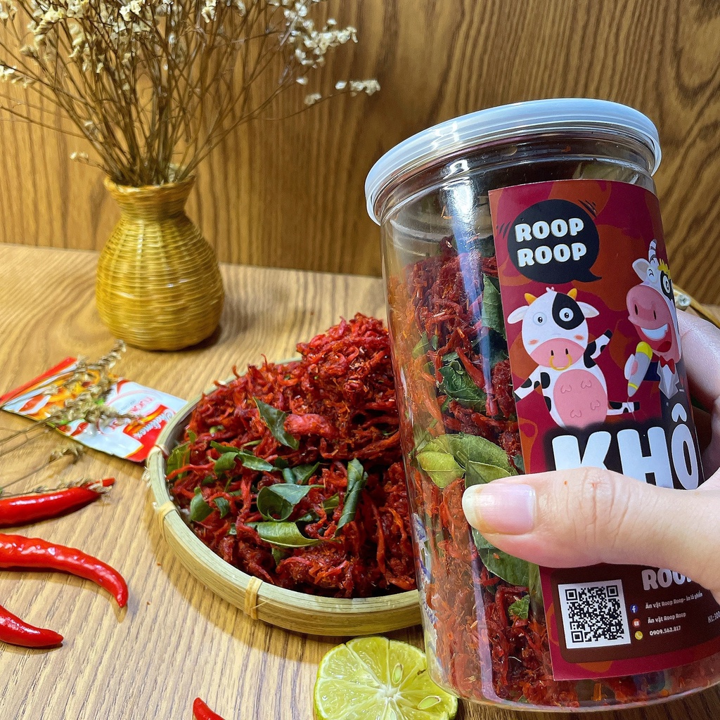 Khô bò sợi ngắn lá chanh cay 300g RoopRoop đồ ăn vặt Sài Gòn đồ ăn vừa ngon vừa rẻ | BigBuy360 - bigbuy360.vn