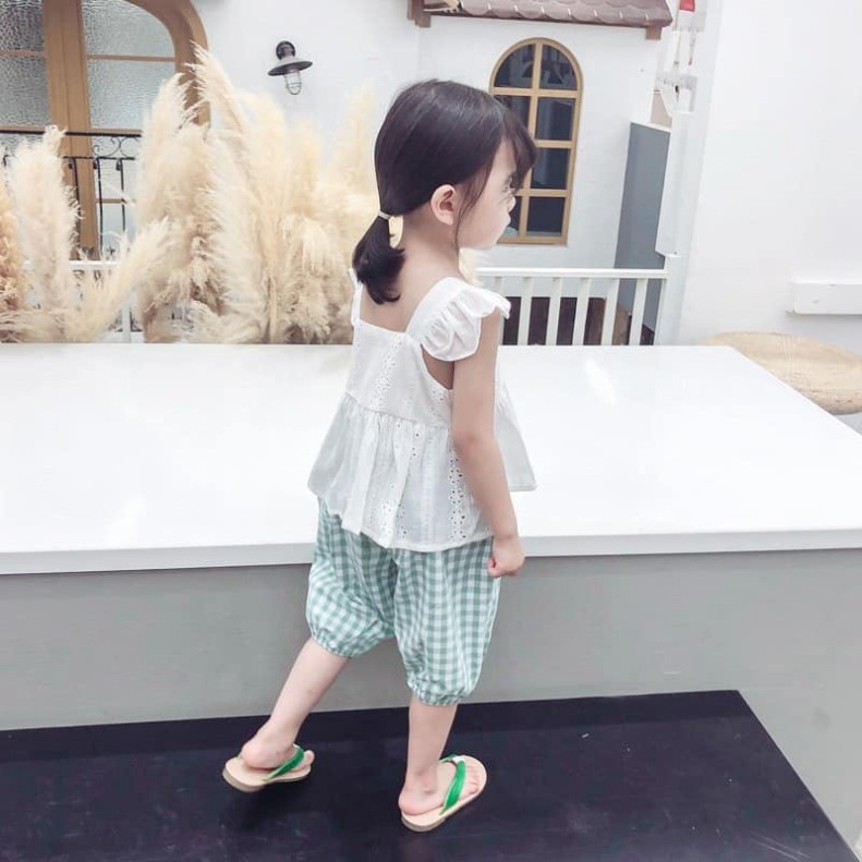 Bộ bé gái mùa hè áo sơ mi đũi trắng mix quần kẻ xanh cho bé