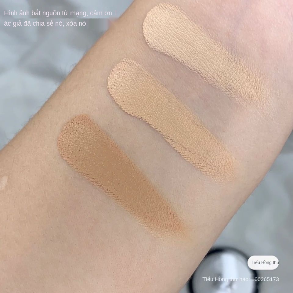 Pony jx Concealer Hàn Quốc khuyên dùng kem che khuyết điểm ba màu để che các nốt mụn và vết thâm.