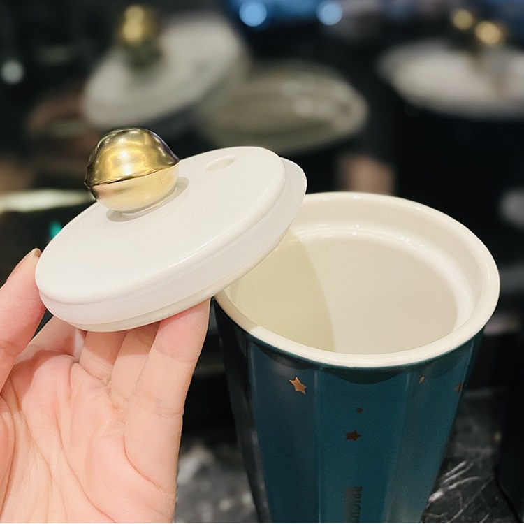 Cốc sứ có nắp in hình vũ trụ độc lạ 450ml tặng kèm ống hút