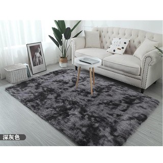 Thảm lông loang trải sàn