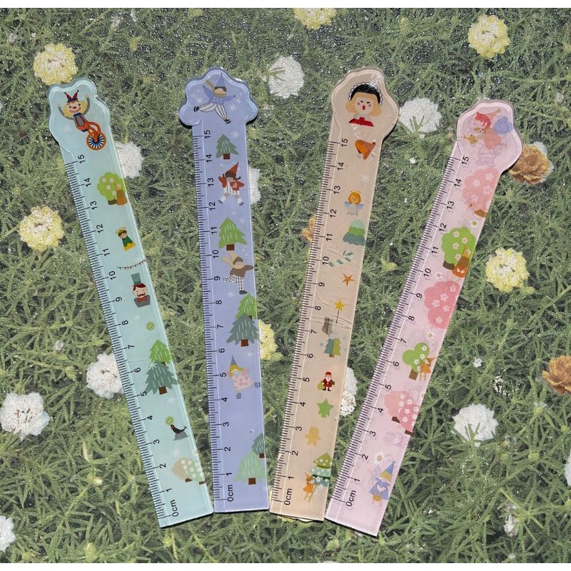 Thước mica trong hình 15cm