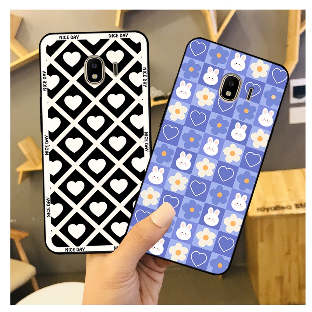 Ốp lưng Samsung J4 2018 in hoạ tiết caro trái tim đen trắng, gấu bear cute đáng yêu