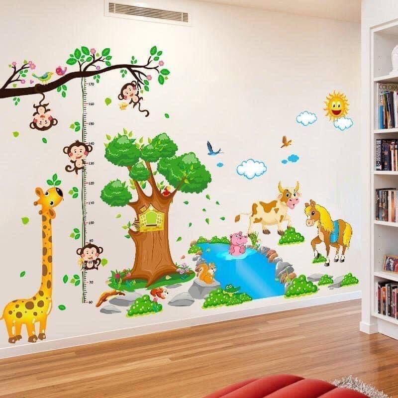 Decal dán tường cho bé, Tranh dán tường thước đo chiều cao và thú qua sông.