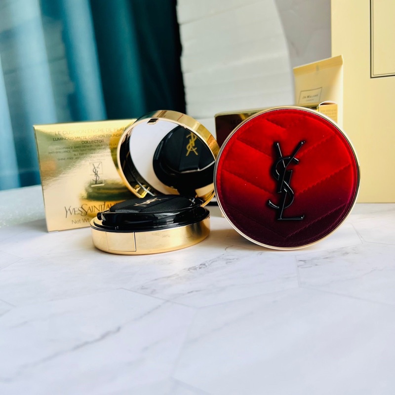 Cushion YSL vỏ đen mini và full size màu 020 cho da trung bình sáng