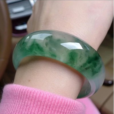 Vòng đeo tay màu ngọc bích tự nhiên kiểu dáng thanh lịch dành cho nữ