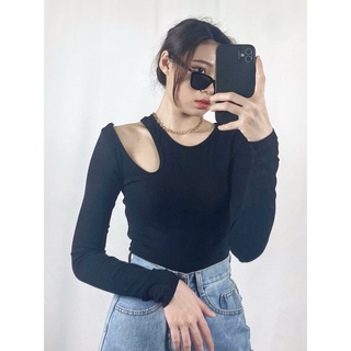Áo ôm tay dài khoét vai
