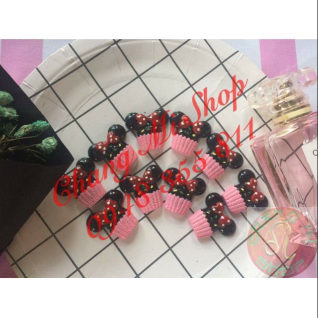 Charm bánh mickey