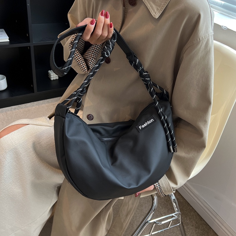 Túi Đeo Vai Bằng Nylon Thời Trang 2023