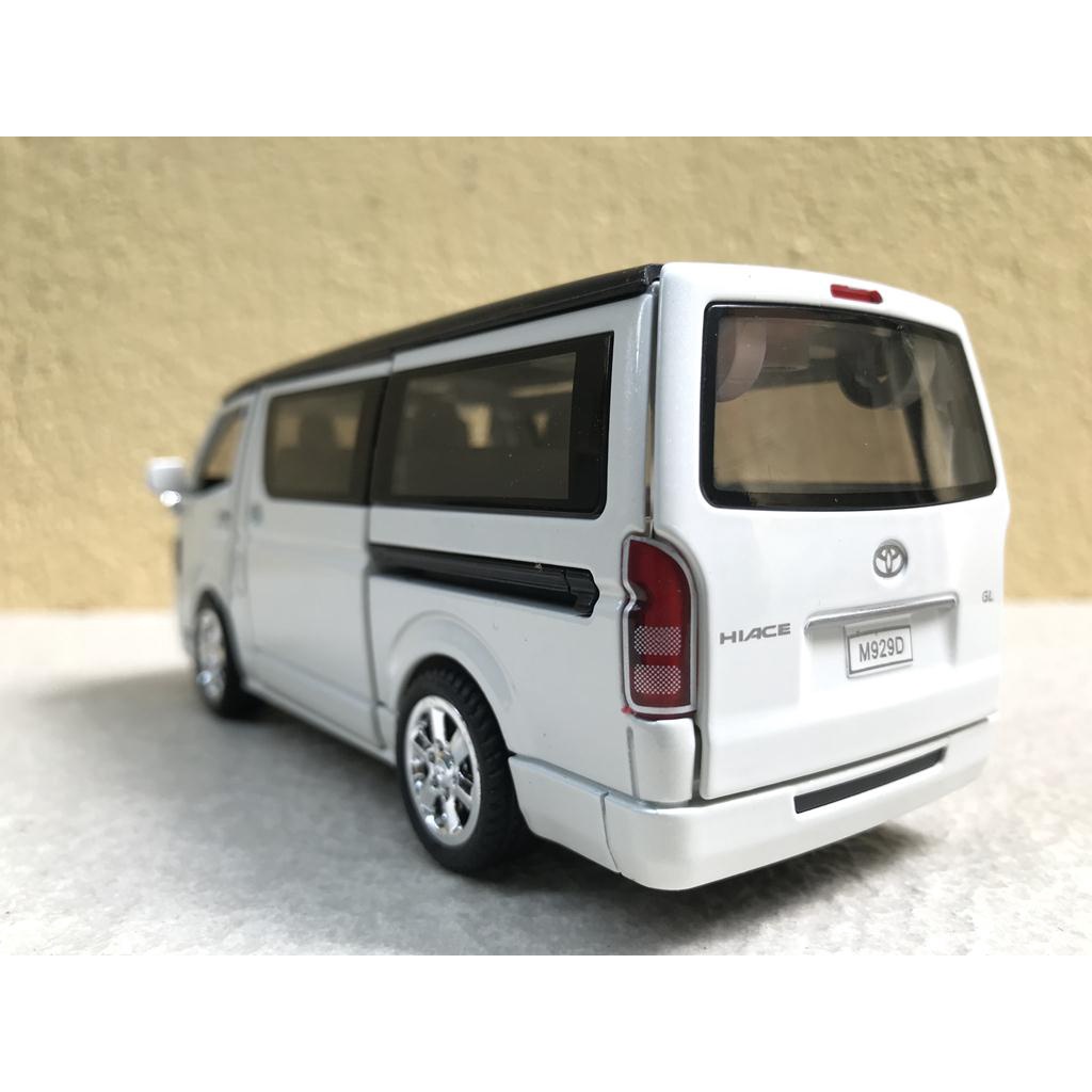 Mô hình xe Kim loại TOYOTA HIACE 1:32