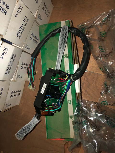 Sản phẩm gia đình làm: Công tắc tổng hợp trường hải ben