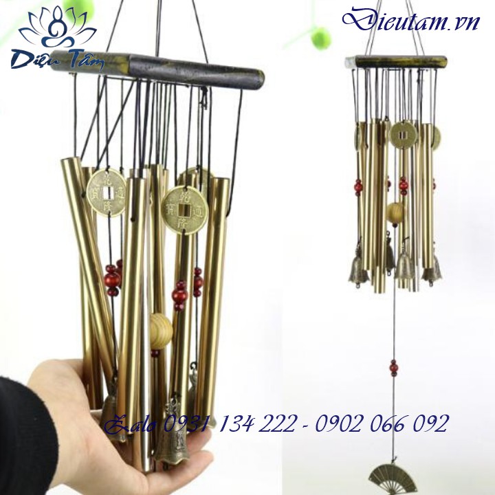 Chuông gió phong thủy may mắn hình quạt