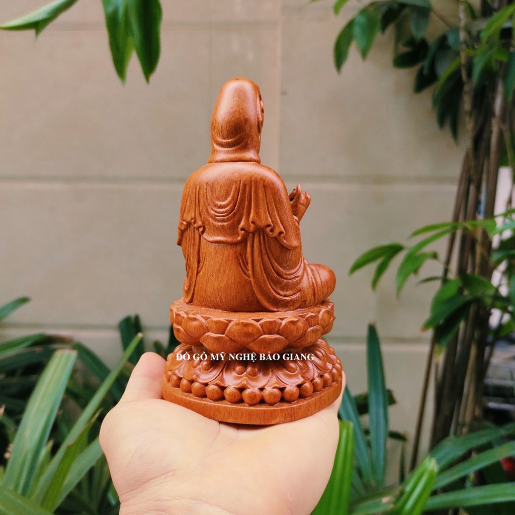 Tượng phật bà quan âm bằng gỗ hương