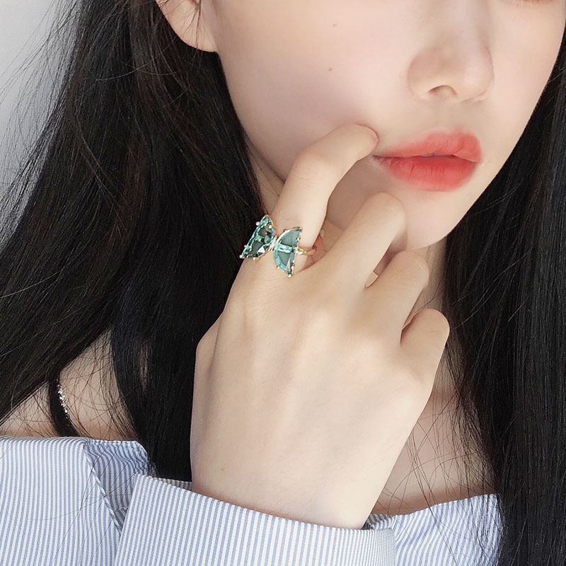 1 Nhẫn Acrylic Hình Bướm Trong Suốt Có Thể Điều Chỉnh Kích Cỡ